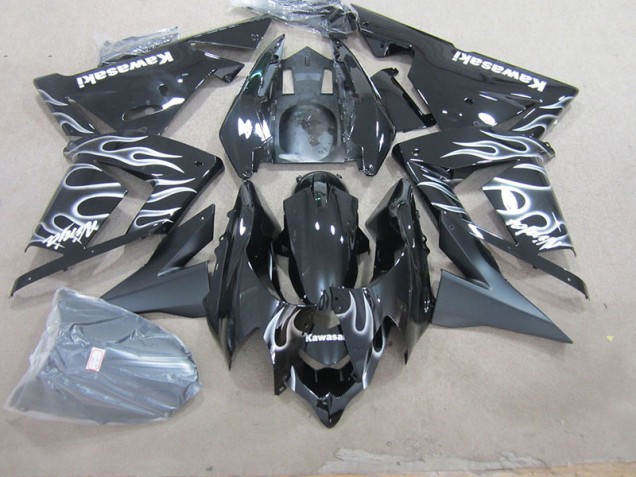 ZX10R 03-05 Motorrad Verkleidungen - Schwarz mit Weißer Flamme ZX10R 03-05 Motorrad Verkleidungen - Schwarz mit Weißer Flamme